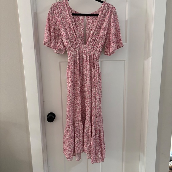 stillwater Dresses & Skirts - STILLWATER Britton‎ Midi Dress Pink Floral Flutter Sleeve V Neck Cottagecore M